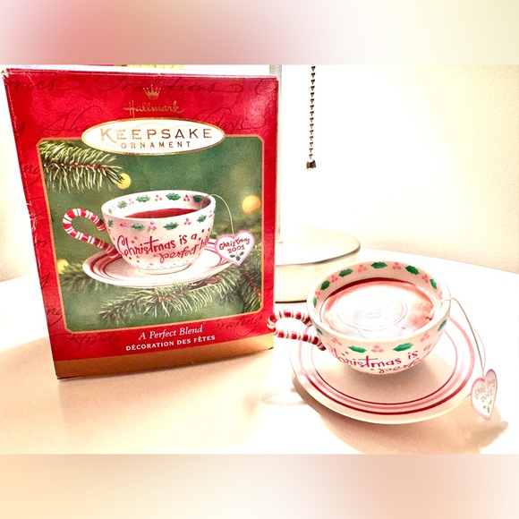 Hallmark Keepsake Ornament 2001 A Perfect Blend Teacup & Saucer Porcelain w/ Box - Picture 1 of 7